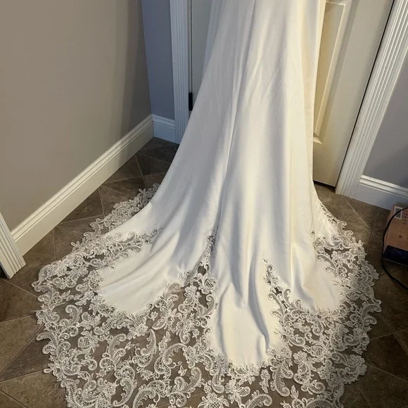 Maggie Sottero wedding dress - Picture 8 of 11